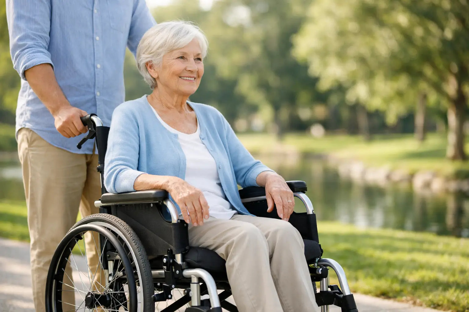 Lightweight Wheelchairs for Seniors: A Clear Guide